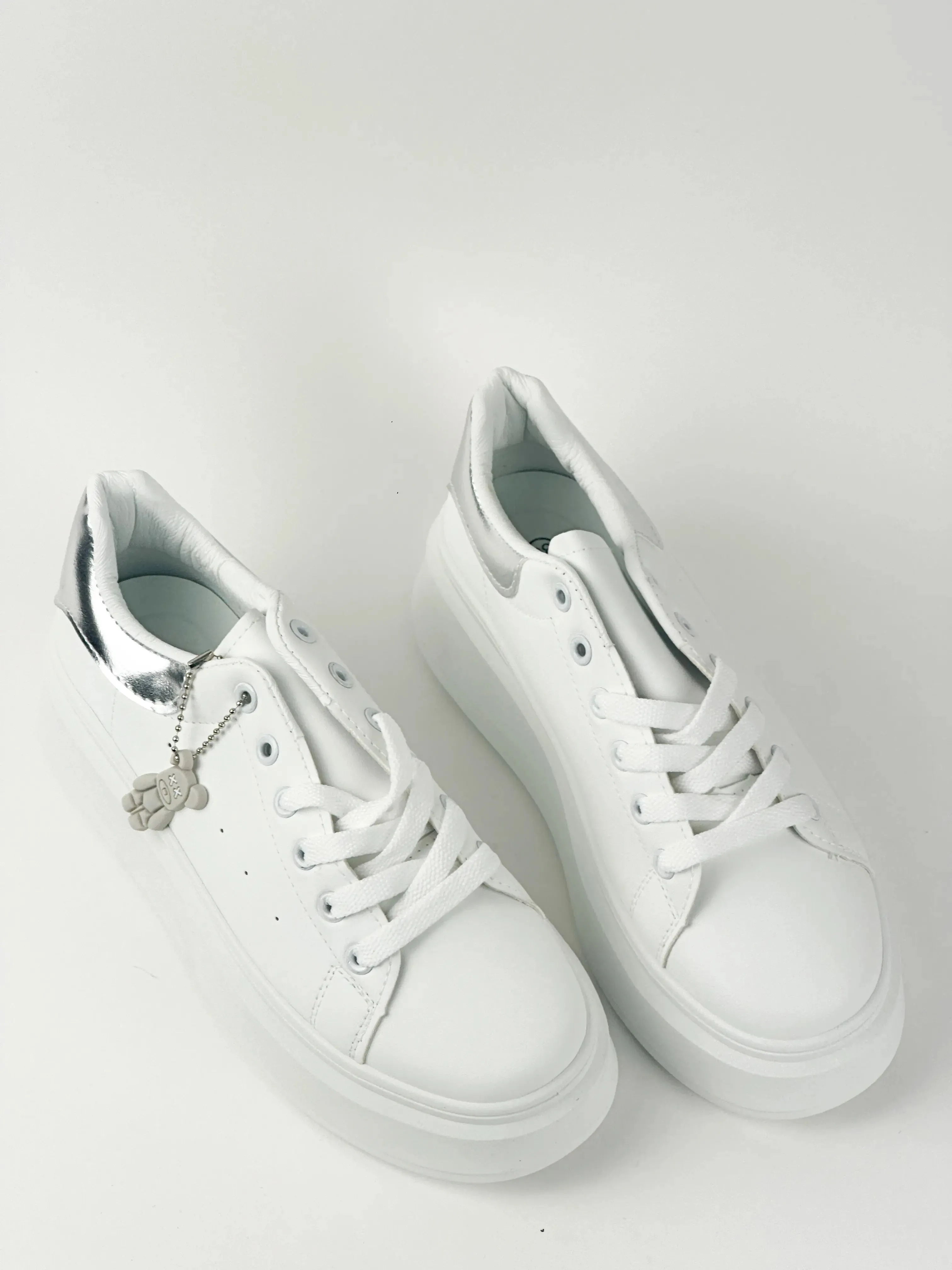 BASKETS STYLE TENNIS - BLANC/ARGENTÉ