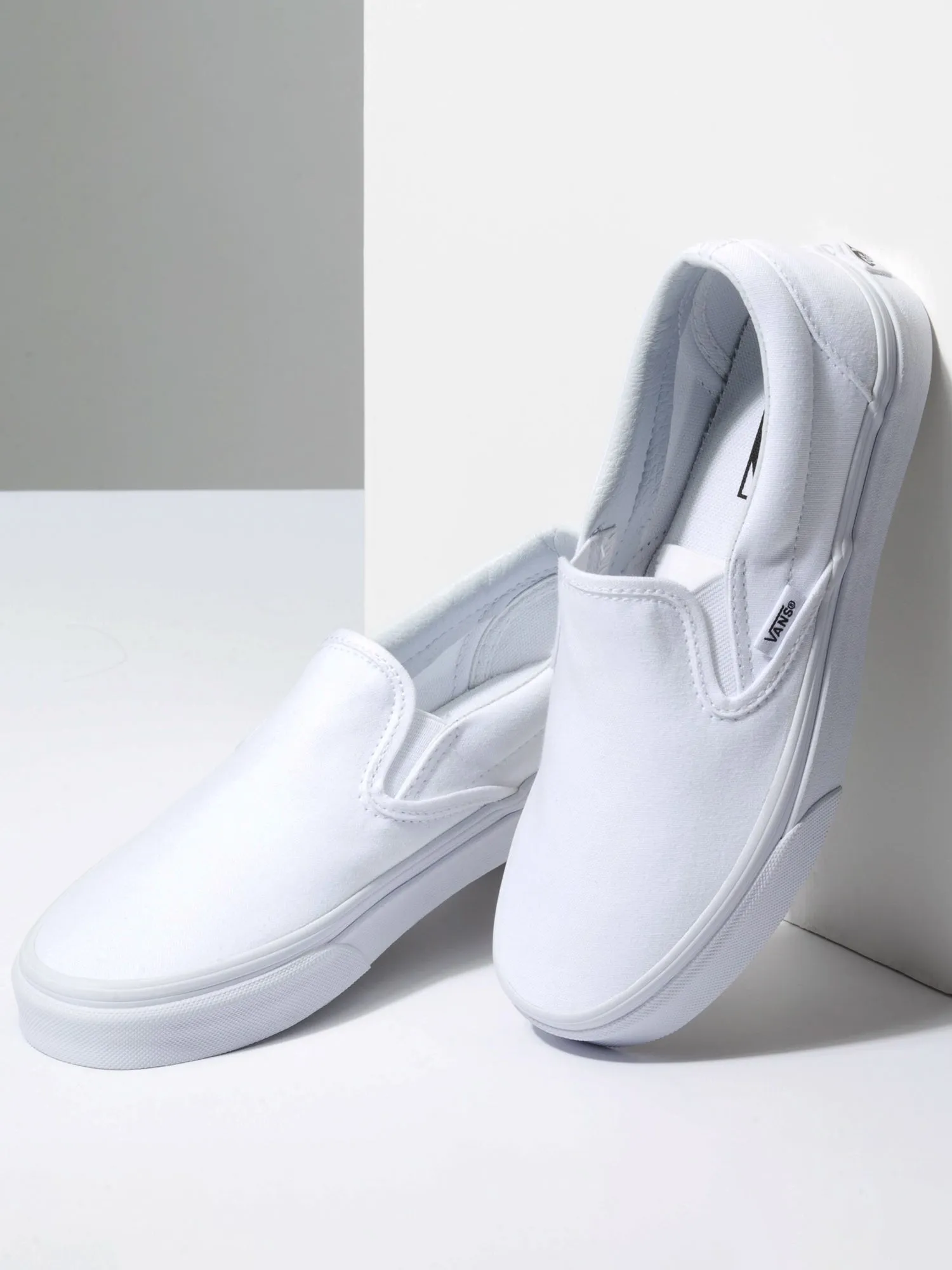 MENS VANS CLASSIC SLIP-ON TRUE WHITE CANVAS SHOES